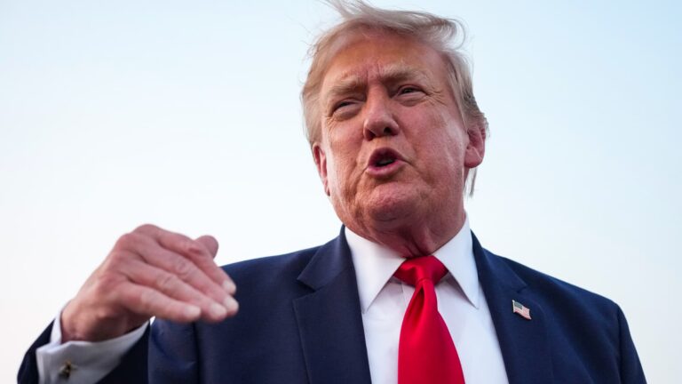<div>Trump imposes 'sweeping' new tariffs on 60 trade partners as global duties expire</div>