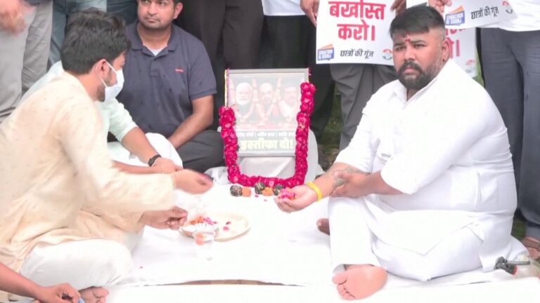 Congress Party holds ‘funeral’ for India PM Modi and cabinet ministers