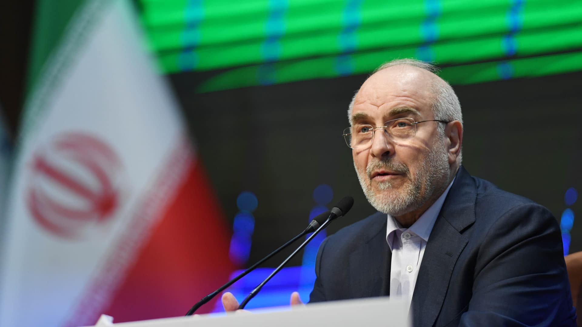 Iran's chief negotiator accuses Trump of 'theater diplomacy' with Hormuz traffic near standstill