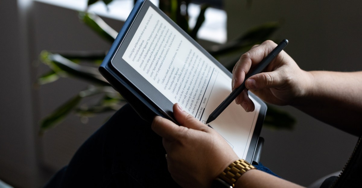 <div>The first-gen Kindle Scribe is a big e-reader and digital notebook that’s $150 refurbished</div>
