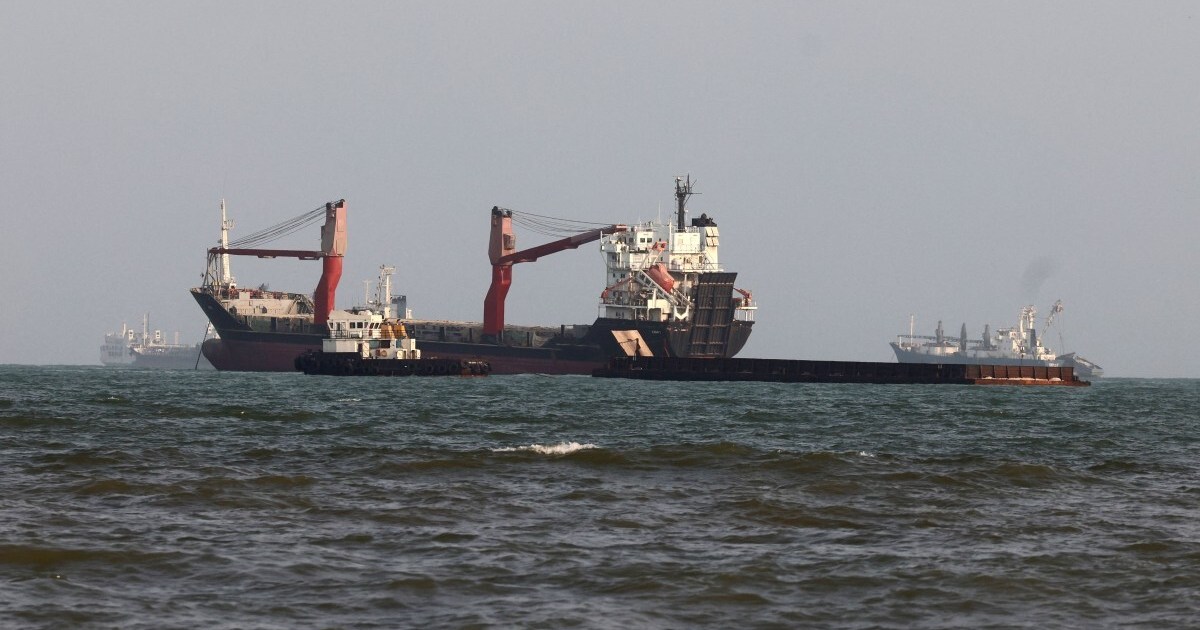 Oil prices rise as attacks dent hopes for Strait of Hormuz reopening