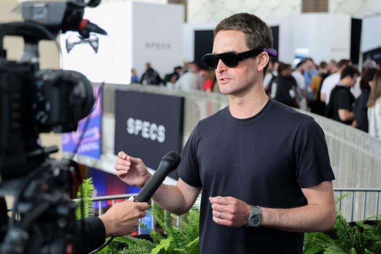 Snap CEO sidesteps Specs preorder questions on Q2 earnings call