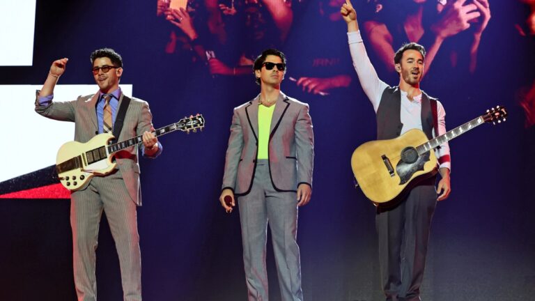 Watch Jonas Brothers Debut New Single ‘Listen When Sad’ Live at Madison Square Garden