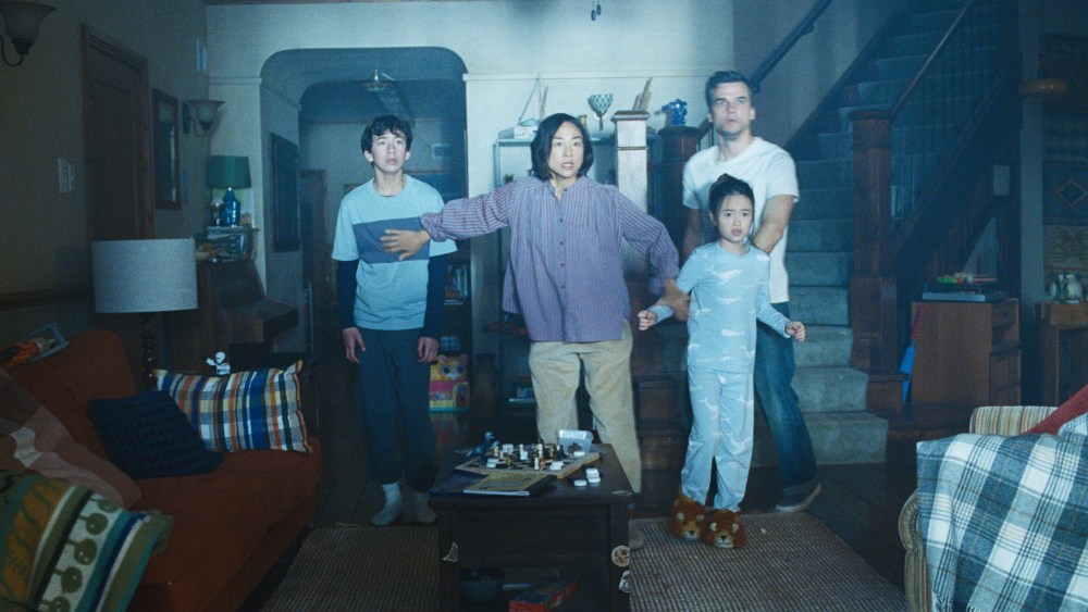 ‘The Last House’ Review: Wagner Moura and Greta Lee Bring Conviction to a Suitably Stifling Stay-at-Home Thriller