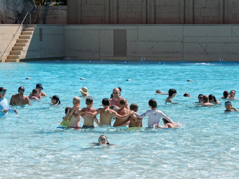 Poll suggests US adults are facing increased strain from extreme heat