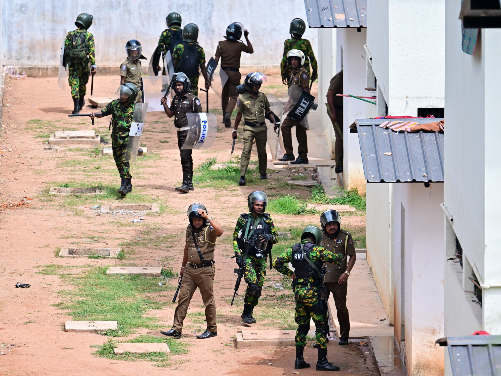 Sri Lanka prisoners riot leaving 3 dead, 23 injured in chaos