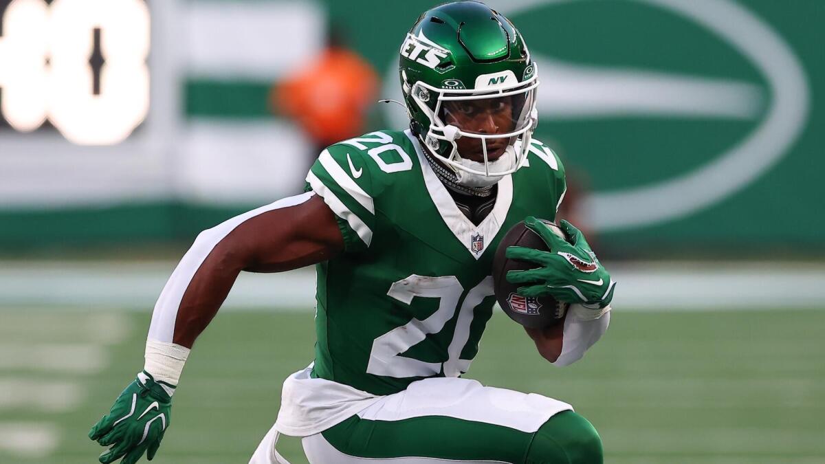 NFL training camp injuries tracker: Latest updates on Breece Hall and Jeremiyah Love