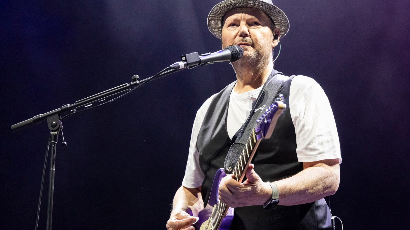 Christopher Cross Uses Canada Stage to Blast Trump, Jokes About Getting ‘Ejected’ From America