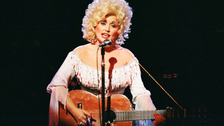 Dolly Parton’s ‘Jolene’: The Best Covers, Spin-Offs, and Response Songs