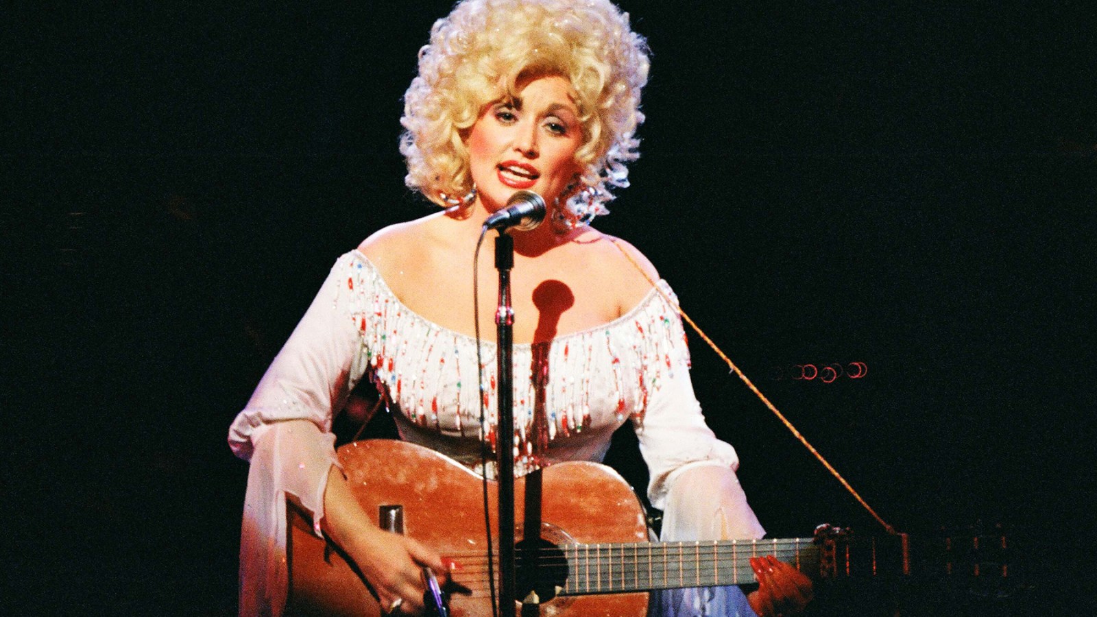 Dolly Parton’s ‘Jolene’: The Best Covers, Spin-Offs, and Response Songs