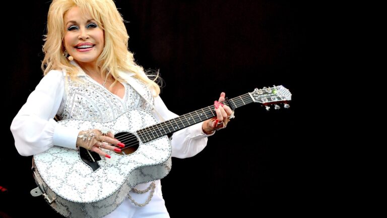 Dolly Parton’s Streams Soar More Than 2,000 Percent After Her Death