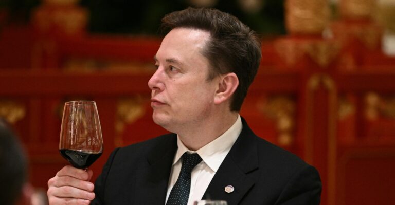 Help build a monument to that ‘sad little bitch’ Elon Musk