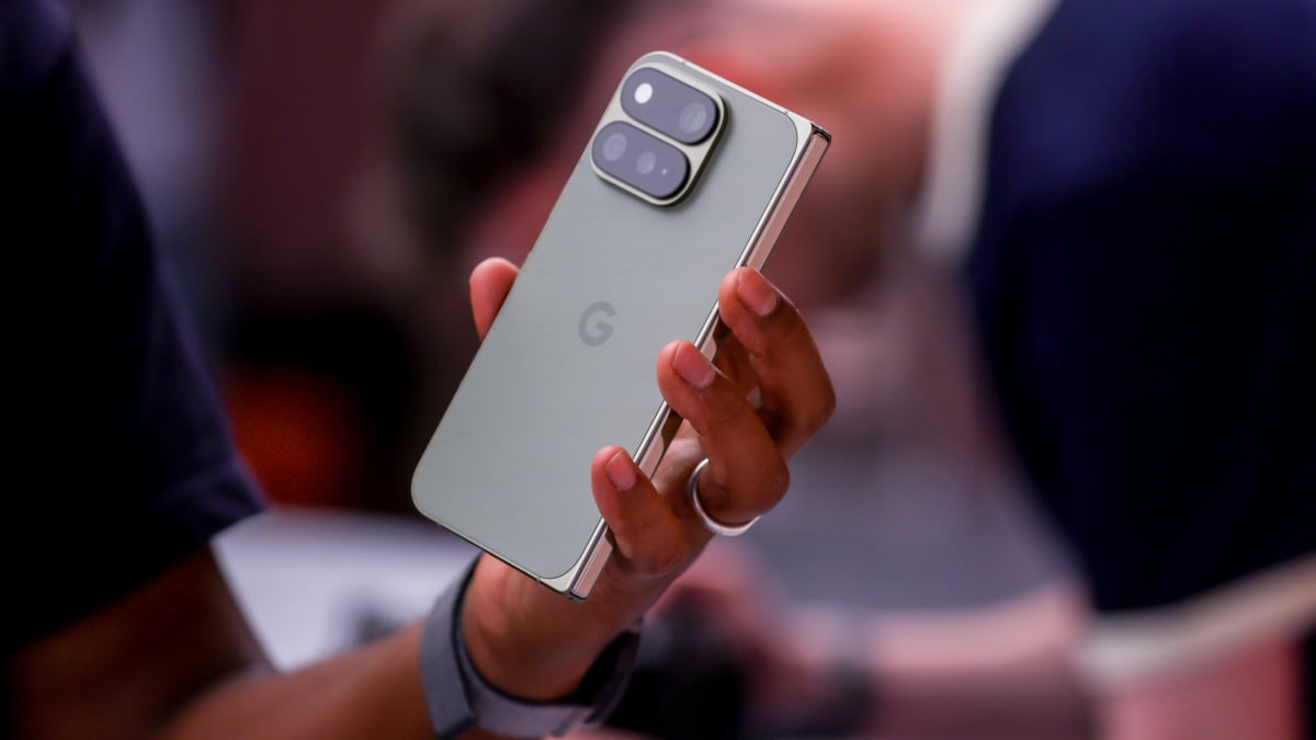 Google brings ASL-to-text translation to Pixel 11