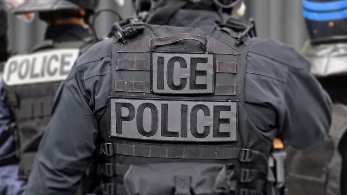 ICE bans agents from using Meta smart glasses, but wants to build its own