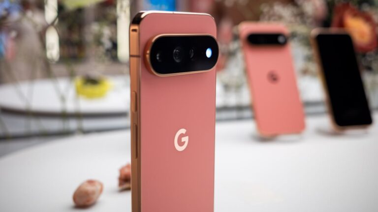 Google Pixel phones are getting emoji size settings