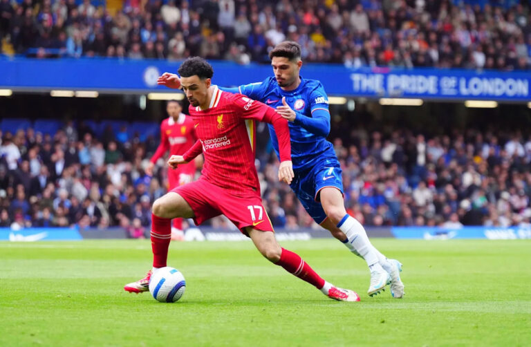 Report: Liverpool ‘in talks’ over late move for Chelsea star
