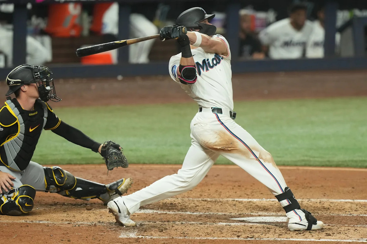 Conine, Hernández homers, Junk's solid 6 innings lead Marlins to an 8-2 win over Pirates