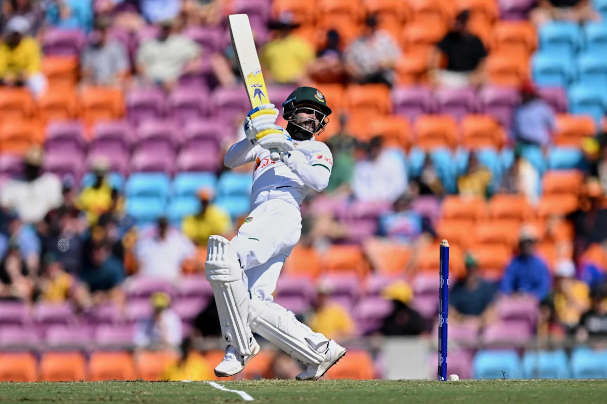 Bangladesh tighten grip of 1st test as Australia unravel in the field