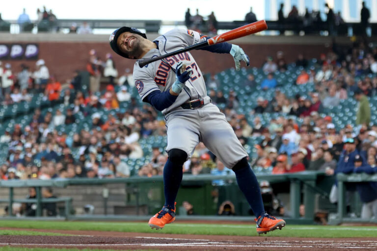 Astros' Jose Altuve leaves game at the Giants after taking a pitch to his left foot