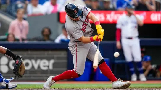 Red Sox's Bats Finally Wake Up, Snap Losing Streak