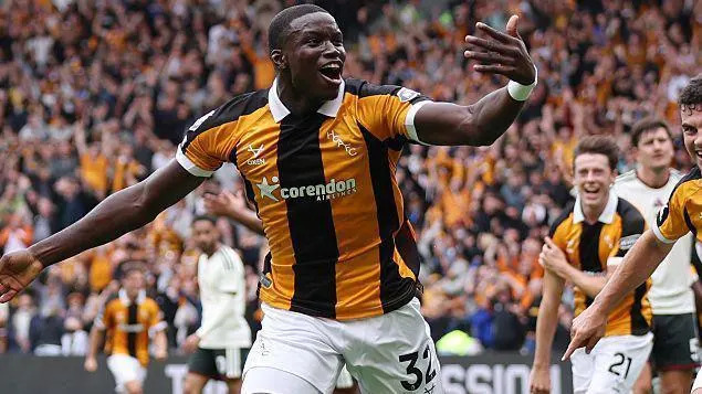 Hull stun Man Utd in dream Premier League return