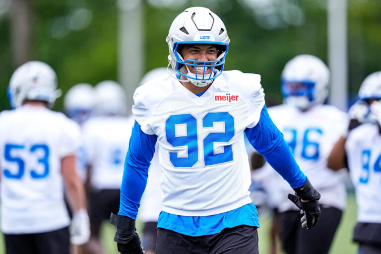Detroit Lions place offseason EDGE signing on injured reserve