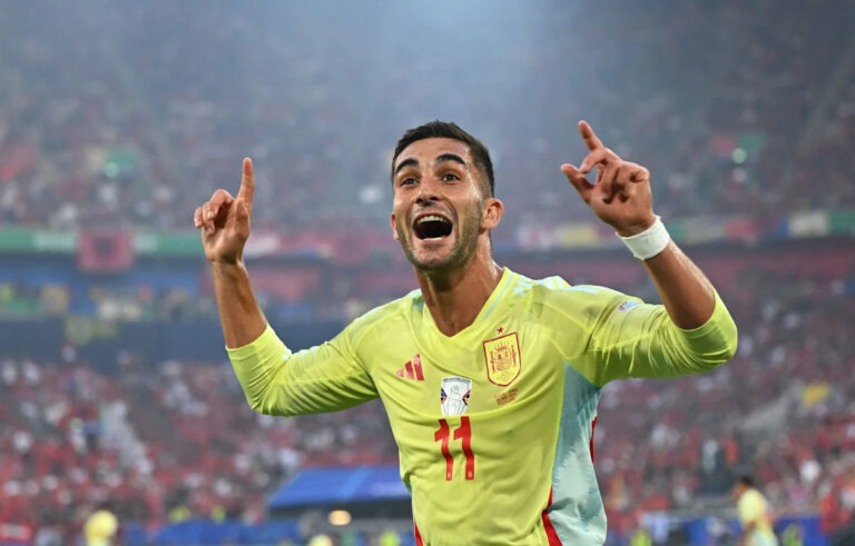 Spanish World Cup star Ferran Torres leaves Barcelona for PSG