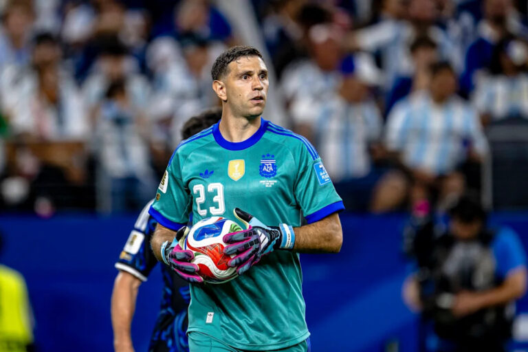 Chelsea agree deal to sign World Cup winner