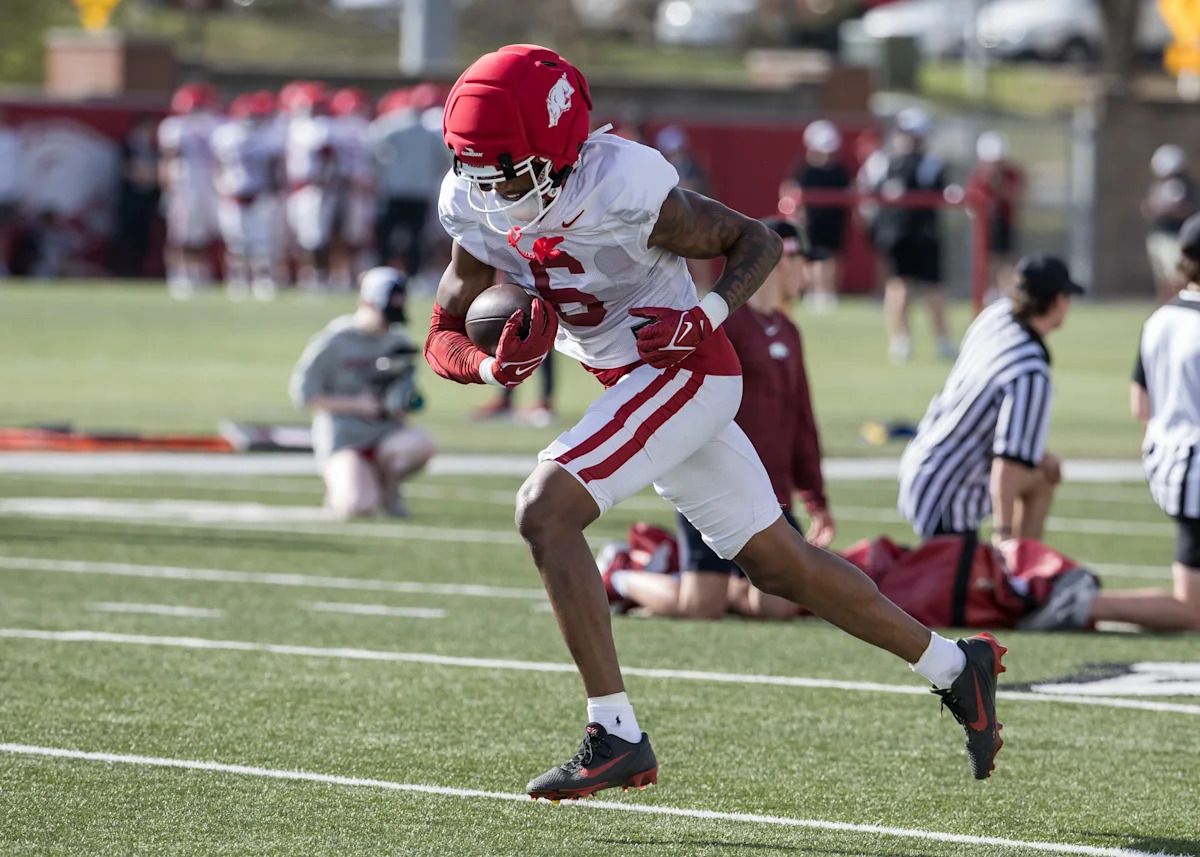In Arkansas football's first fall scrimmage, explosive plays lead way