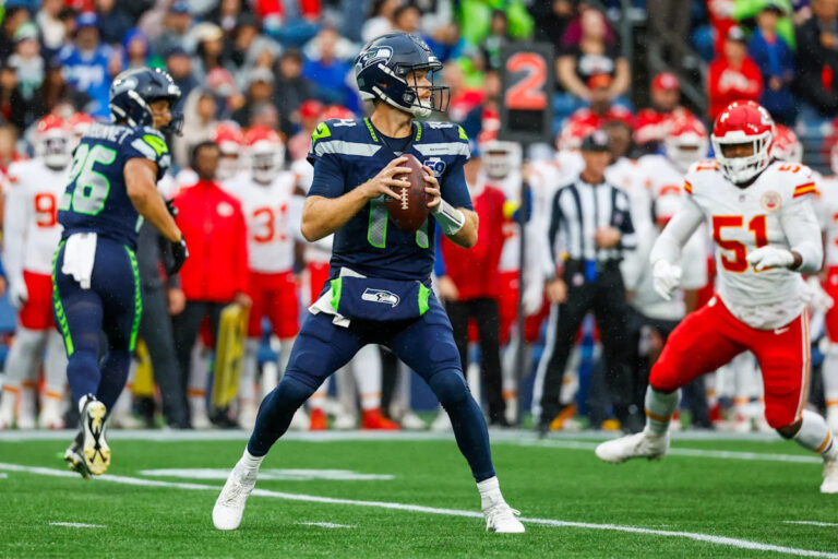How to watch Seahakws at Chiefs game tonight live. Time, stream, NFL schedule
