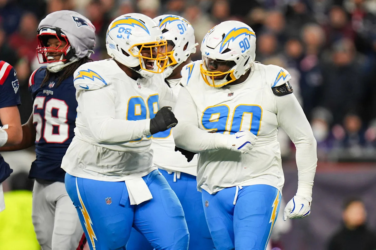 Chargers' defensive line lands in bottom half of latest PFF rankings