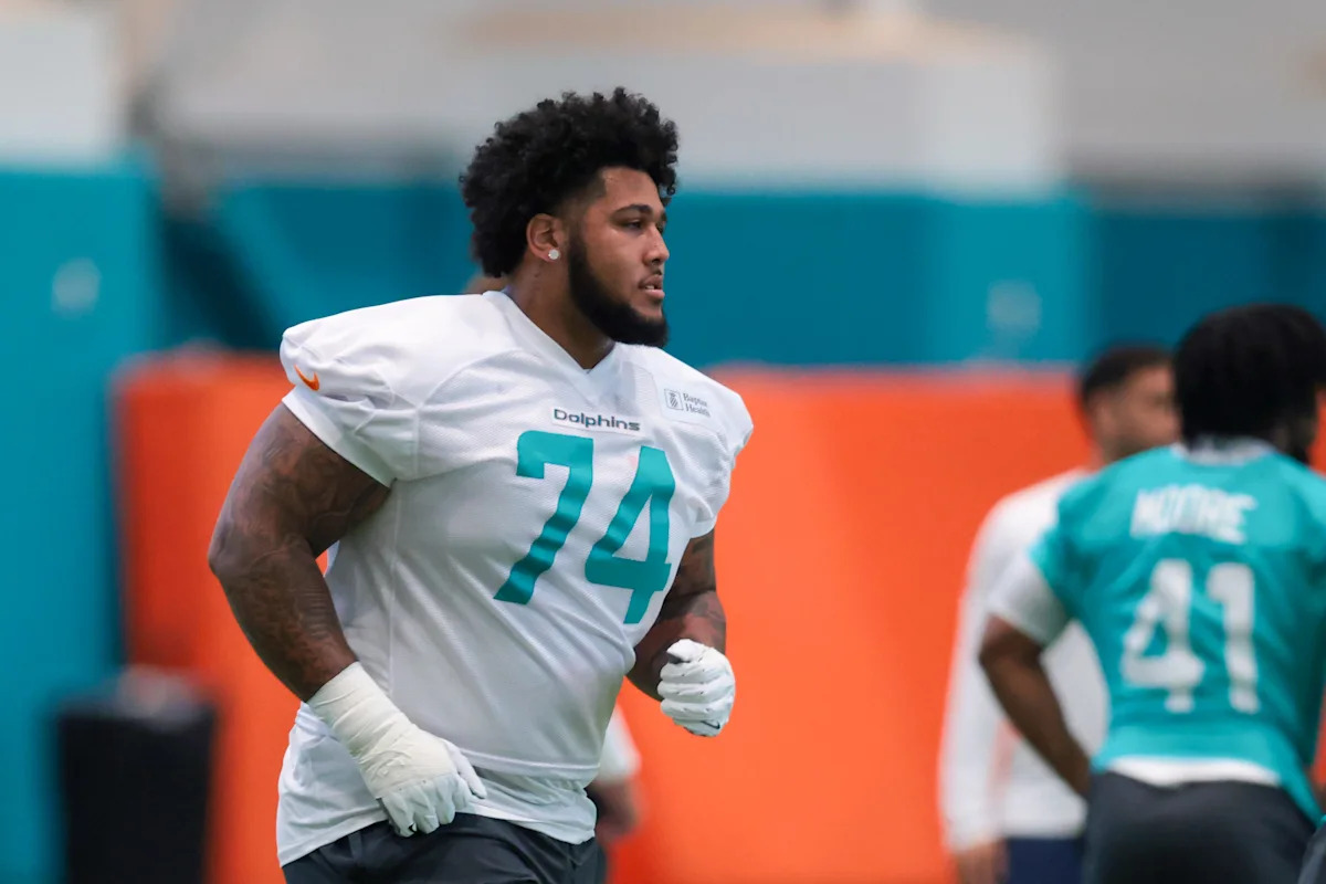 Jeff Hafley offers glowing review of Dolphins first-round pick in camp