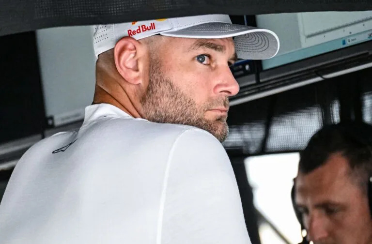 Shane van Gisbergen Misses The Chase in Heartbreaking Fashion
