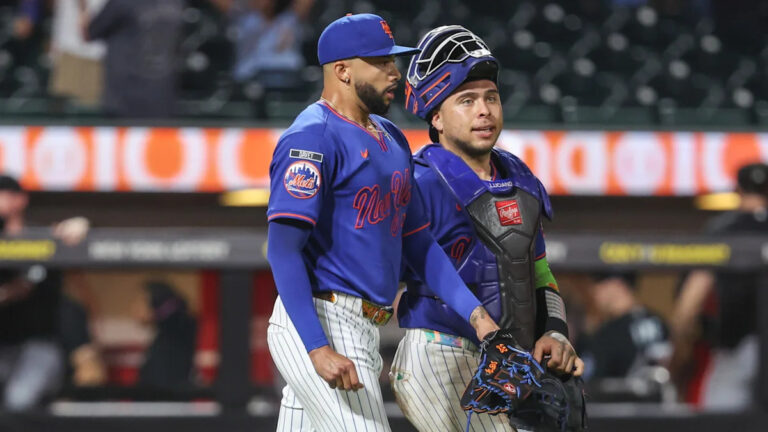 Fantasy Baseball Closer Report: Devin Williams sidelined with shoulder strain, Jacob Webb thriving for Cubs