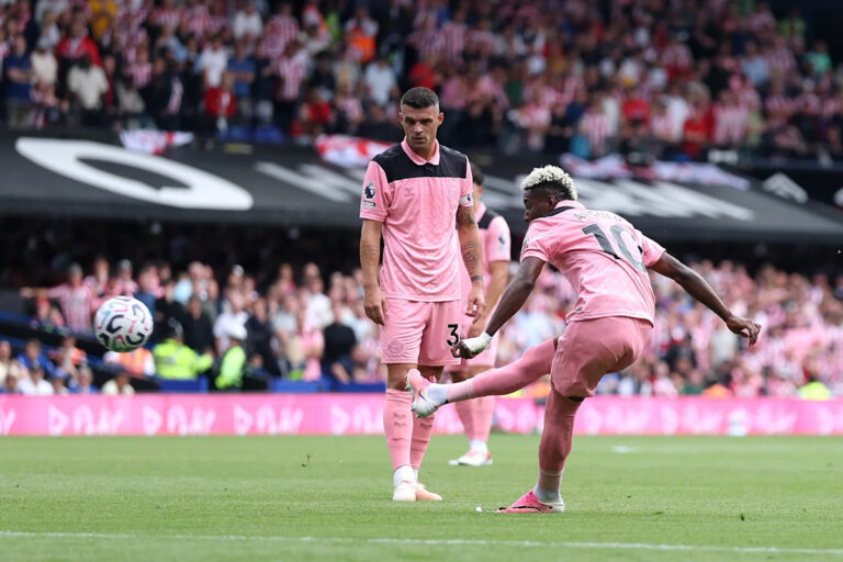 📈 Sunderland star breaks decade long curse with equaliser at Ipswich