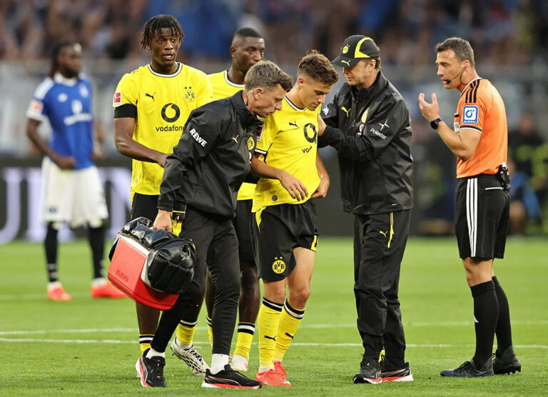 😱 Dortmund new boy who had dazzled suffers SERIOUS injury