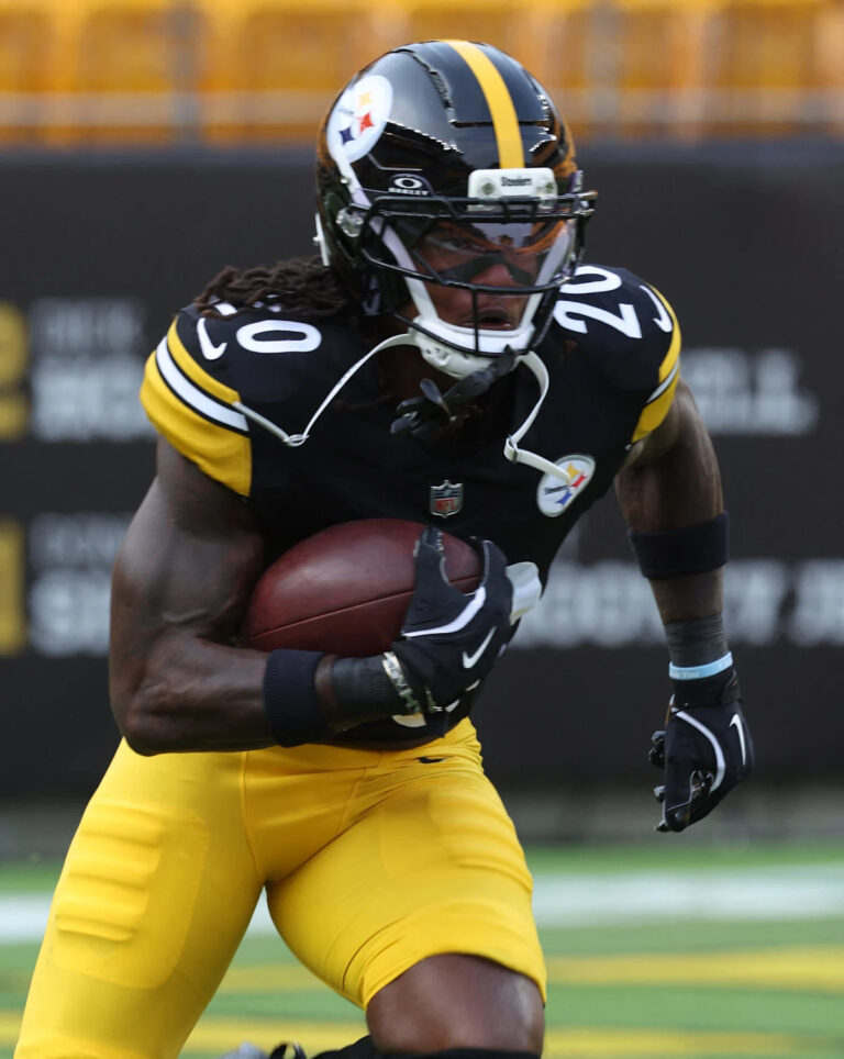 Packers are trading for Pittsburgh Steelers running back Kaleb Johnson