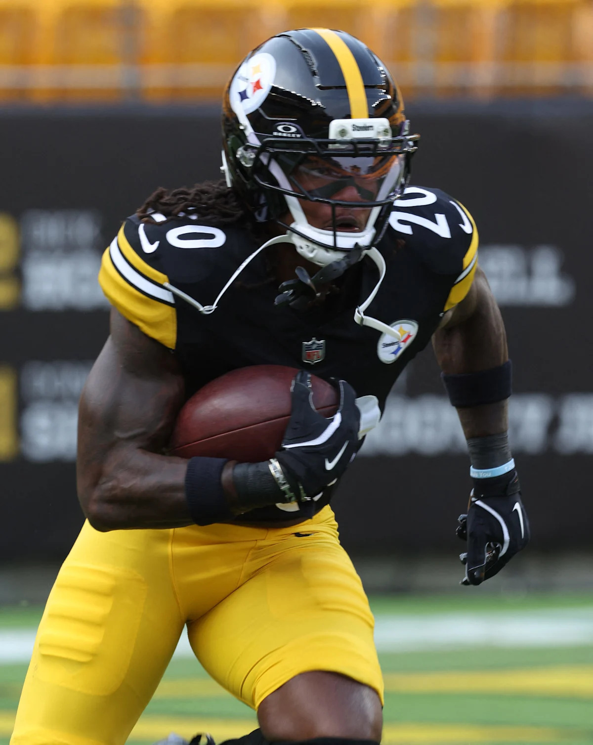 Packers are trading for Pittsburgh Steelers running back Kaleb Johnson