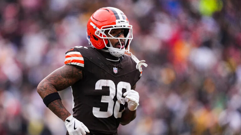 Lions sign RB Trayveon Williams, CB Ekow Boye-Doe