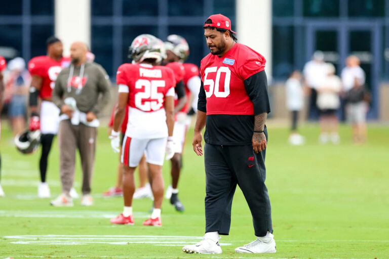 49ers aggressive in trade market, called on star D-lineman per report