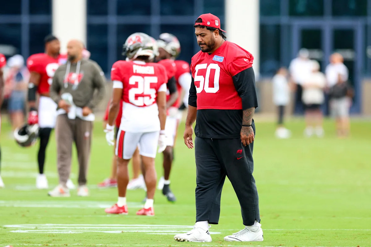 49ers aggressive in trade market, called on star D-lineman per report