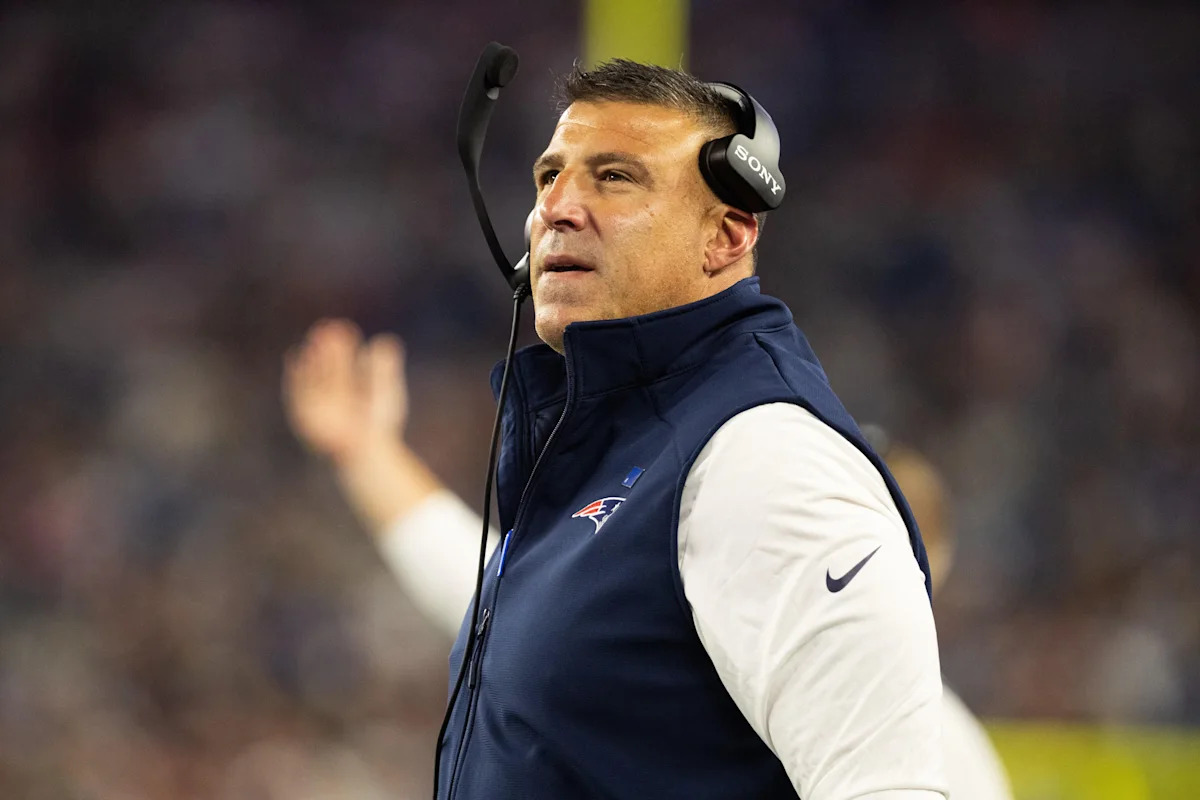 Mike Vrabel makes concerning statement about Patriots’ depth after Eagles game