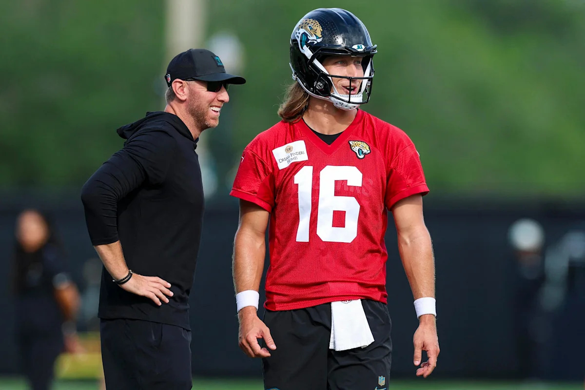 Jaguars’ initial 53-man roster includes surprises at LB, answers at QB