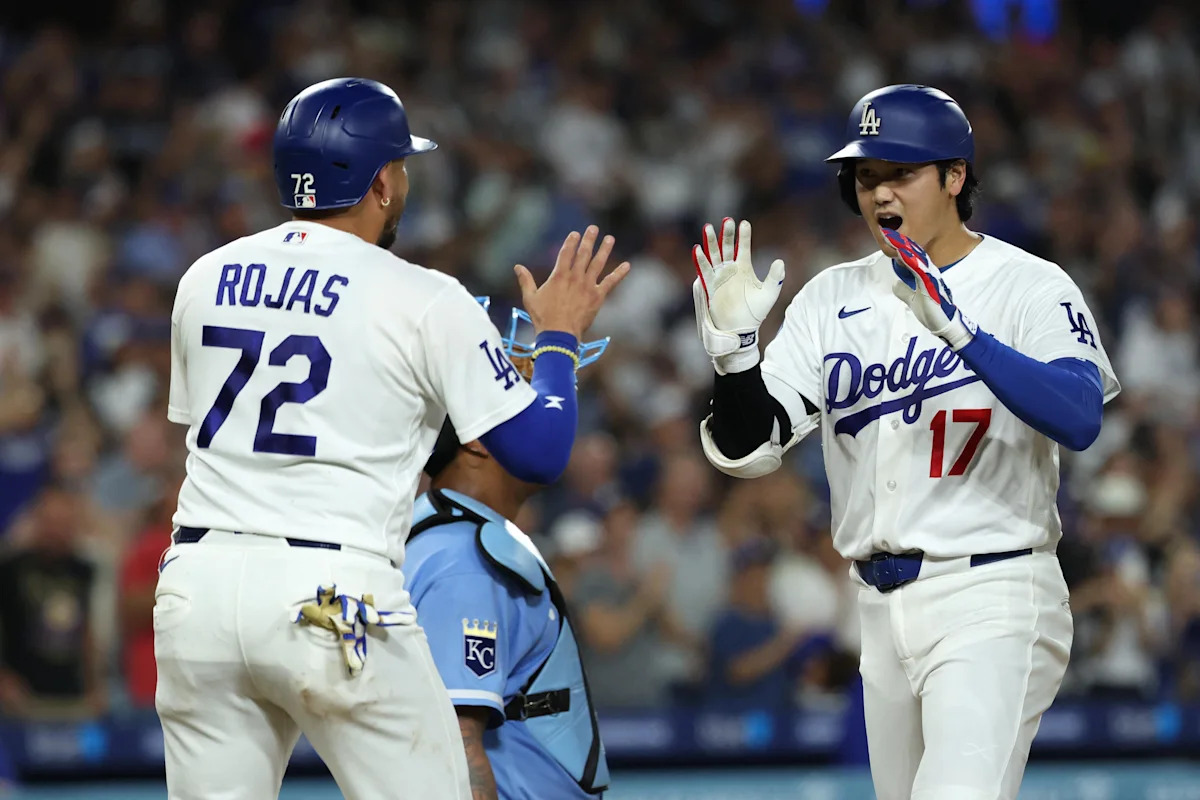 Dodgers use long balls to finish the sweep