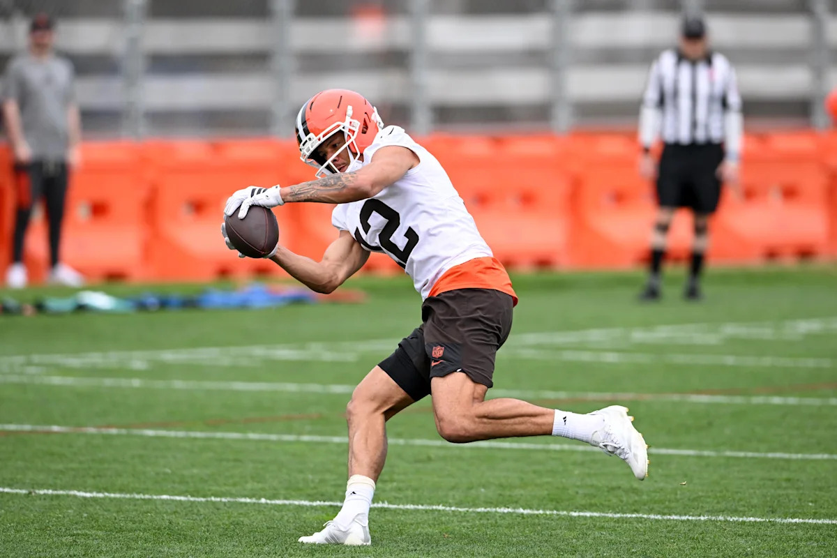 Which Browns rookie has the best chance to win Rookie of the Year?