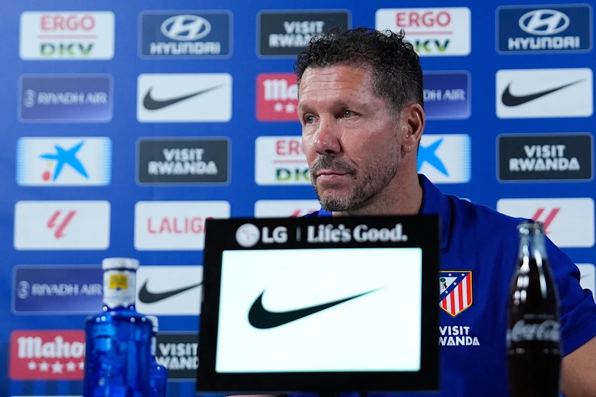 Simeone reiterates Julián will stay as Atlético take on Villarreal