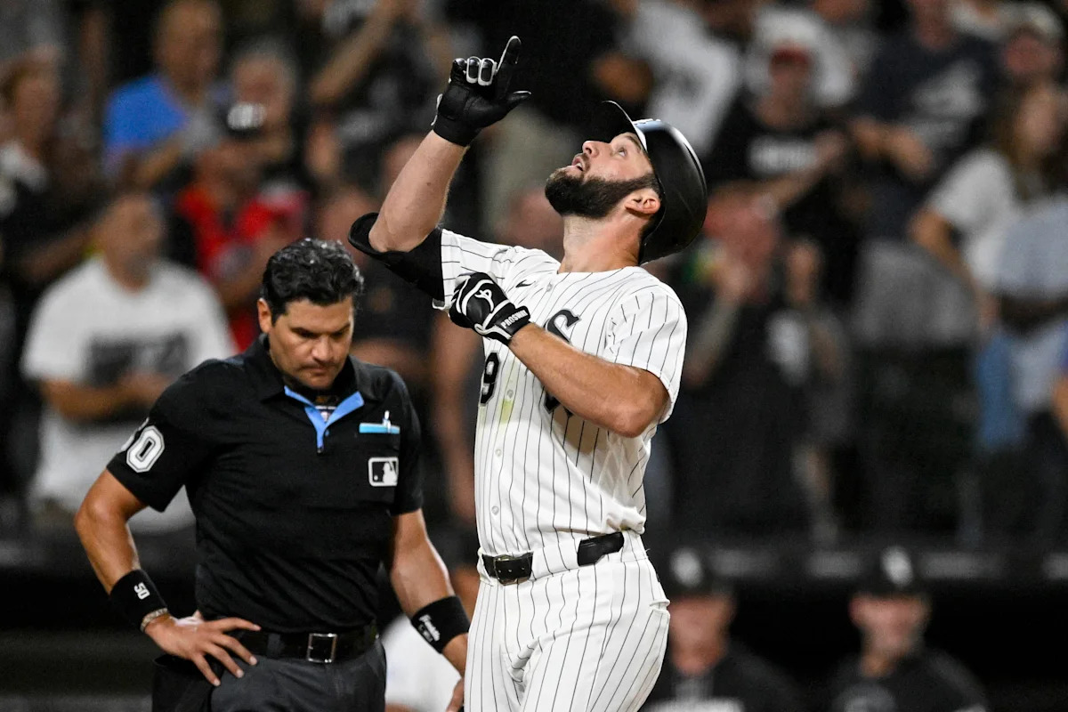Banana Bonds powers White Sox past Rangers, 10-4