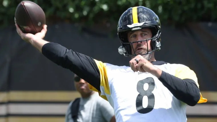 Why Aaron Rodgers Should and Shouldn't Suit Up During the Preseason