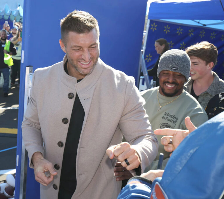 Florida football great Tim Tebow returning to Gainesville for charity event