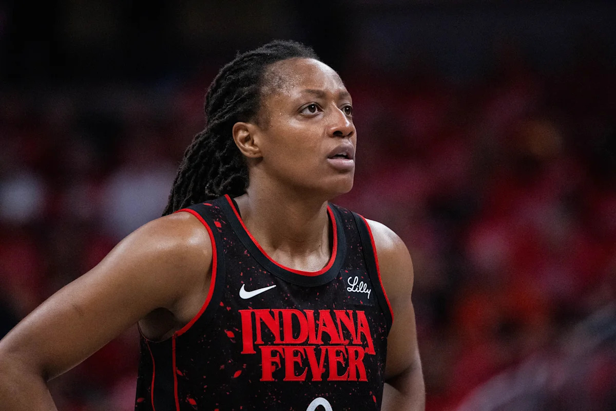 Fever star Kelsey Mitchell breaks 2 records in Fever-Wings game